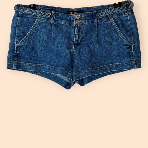 GUESS Denim Shorts in Dark Wash Women's Size 31 = 8 - Picture 1 of 13